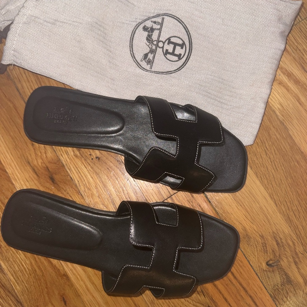 Hermes Black Oran Leather Slide Sandals - Women